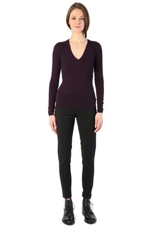 V-NECK CASHMERE TEE BLACKCURRANT